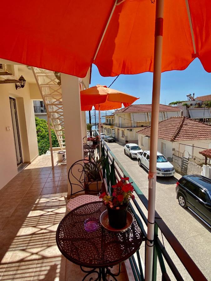 Gallery Apartments Lixouri Exterior photo