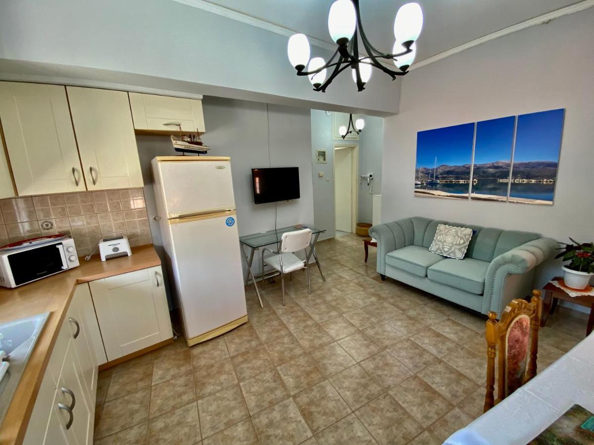 Gallery Apartments Lixouri Exterior photo