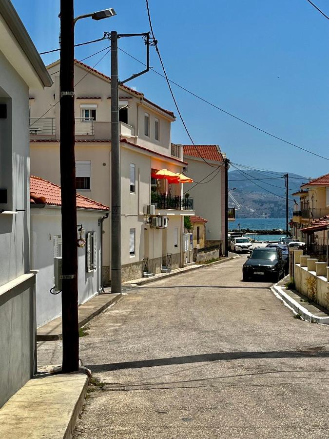 Gallery Apartments Lixouri Exterior photo